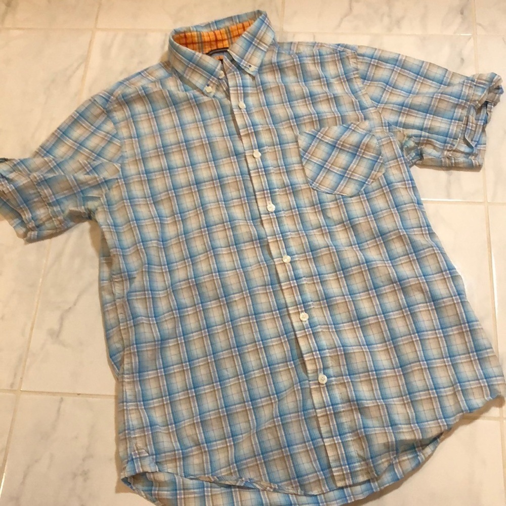 BLACK Brown men’s short sleeved button up. EUC!